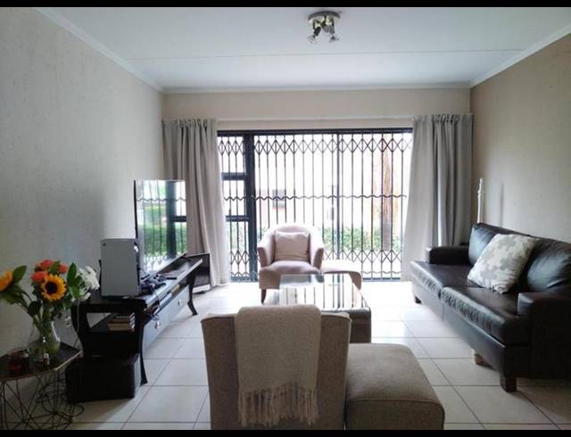 3 BEDROOM TOWNHOUSE FOR SALE IN BEVERLEY